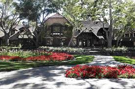 Jackson's Neverland Ranch - via Daymix