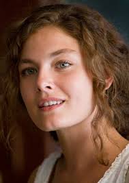 Image <b>Alexa Davalos</b> El juego del Picture