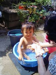 ばーちゃん家で、水浴びをした。