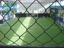     por  futebol   Jogava  bola   todos    