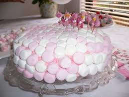 A Fun Marshmallow Birthday - via Daymix
