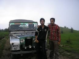 Land Rovers ply seemlessly to