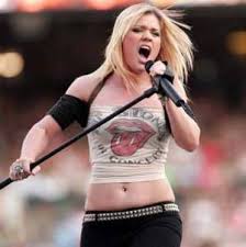 Kelly Clarkson Didn't Get Fat - via Daymix