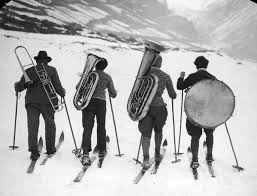traveling musicians - via Daymix
