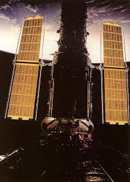 Hubble Space Telescope - via Daymix