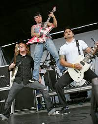 Atreyu Image <b>Atreyu< b> <b>atreyu< b> 591099 404 510.jpg Picture 6