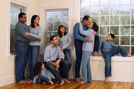 Tags: awkward family photos - via Daymix
