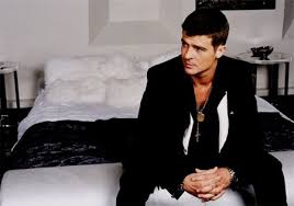 Image R&B singer <b>Robin Thicke</b> cites taking <b>...</b> Picture