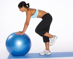 help of a stability ball. - via Daymix