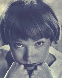 Shirley MacLaine Picture 2