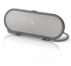 Logitech_flat_panel_portable_speakerspw7-detail