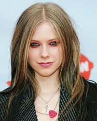 Image <b>Avril Lavigne</b> fingers messages Picture