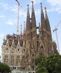 http://eof737.files.wordpress.com/2009/06/sagradafamilia-overviewbymontrealais.jpg