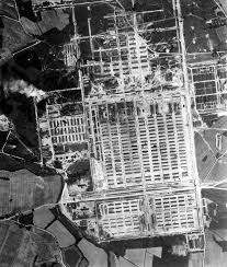 auschwitz-aerial - via Daymix