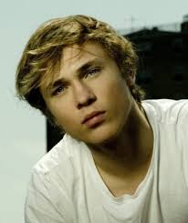 William Moseley Image William Moseley or Skandar Keynes?   POLLpigeon. Picture 2