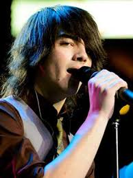 JoeJonas - via Daymix