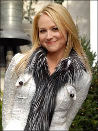 Singer/songwriter Jewel is ...