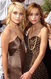 Mary-Kate Olsen and Ashley - via Daymix