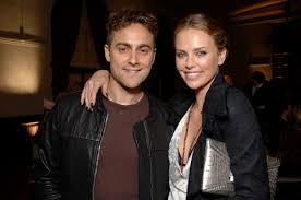 Image <b>Stuart Townsend</b> and Charlize Theron Picture