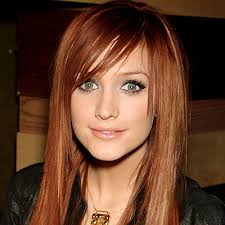 Ashlee Simpson with her long - via Daymix