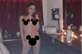 Vanessa in naked picture shame