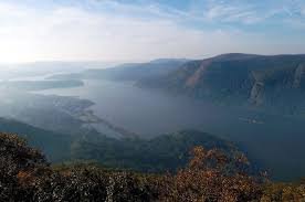 of the Hudson River, - via Daymix