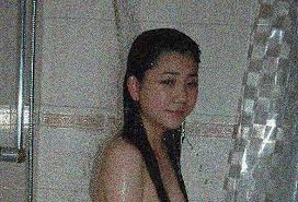 陈冠希不雅照片续现任女友全裸浴