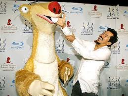 Image <b>John Leguizamo</b> compares toothy <b>...</b> Picture