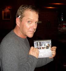 Image <b>Kiefer Sutherland</b> donates Picture
