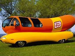 Oscar Meyer Wienermobile - via Daymix