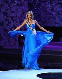 Crowned Miss USA 2009 - via Daymix