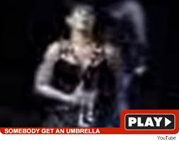  Rihanna suddenly darted off 