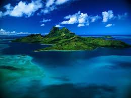 Green island wallpaper - via Daymix