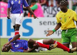 Image <b>Patrick Vieira</b> in pain after a Picture
