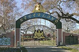 Michael Jackson's Neverland - via Daymix