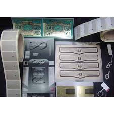 Fashion Accessory Labels - via Daymix