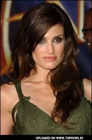 Idina Menzel Image Idina Menzel at Enchanted World Premiere | TopNews Picture 2