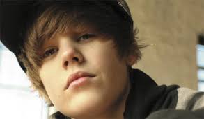 Justin Bieber - via Daymix