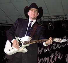Image <b>Gary Allan</b> with his new Tomkins <b>...</b> Picture