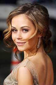 Image ちなみに名前は、<b>Alexis Dziena</b> Picture
