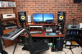 photos of his studio gear:
