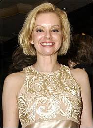 Vicki Iseman in middle of - via Daymix