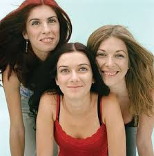 Las Ketchup pronunciation