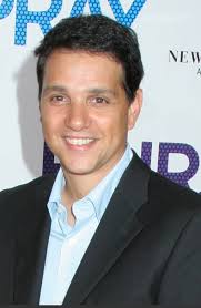 Ralph Macchio In Karate Kid - via Daymix