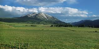 <a href="mountain.jpg" - via Daymix