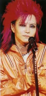 Hide1