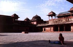 Climbing down from the Panch Mahal, ...