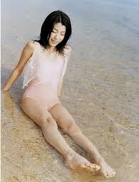 12岁女孩：只生孩不结婚行么？