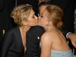 Olsen  b Girls Kissing  b 