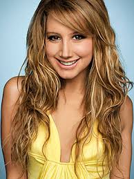 About Ashley Tisdale: Ashley - via Daymix